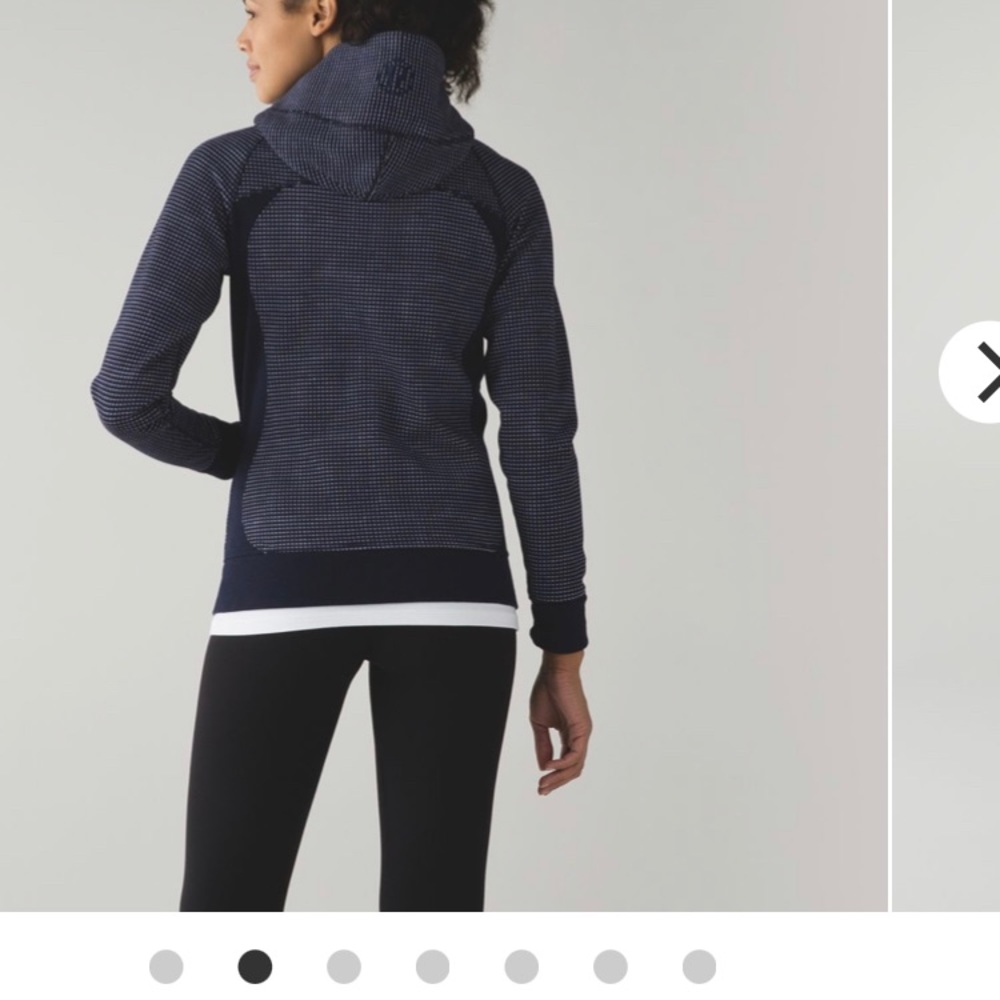 Like new Lululemon Scuba hoodie - Picture 4 of 12